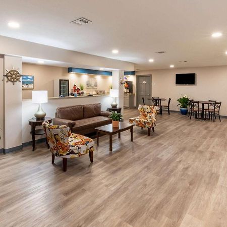 Baymont By Wyndham Biloxi - Ocean Springs Motel Екстериор снимка