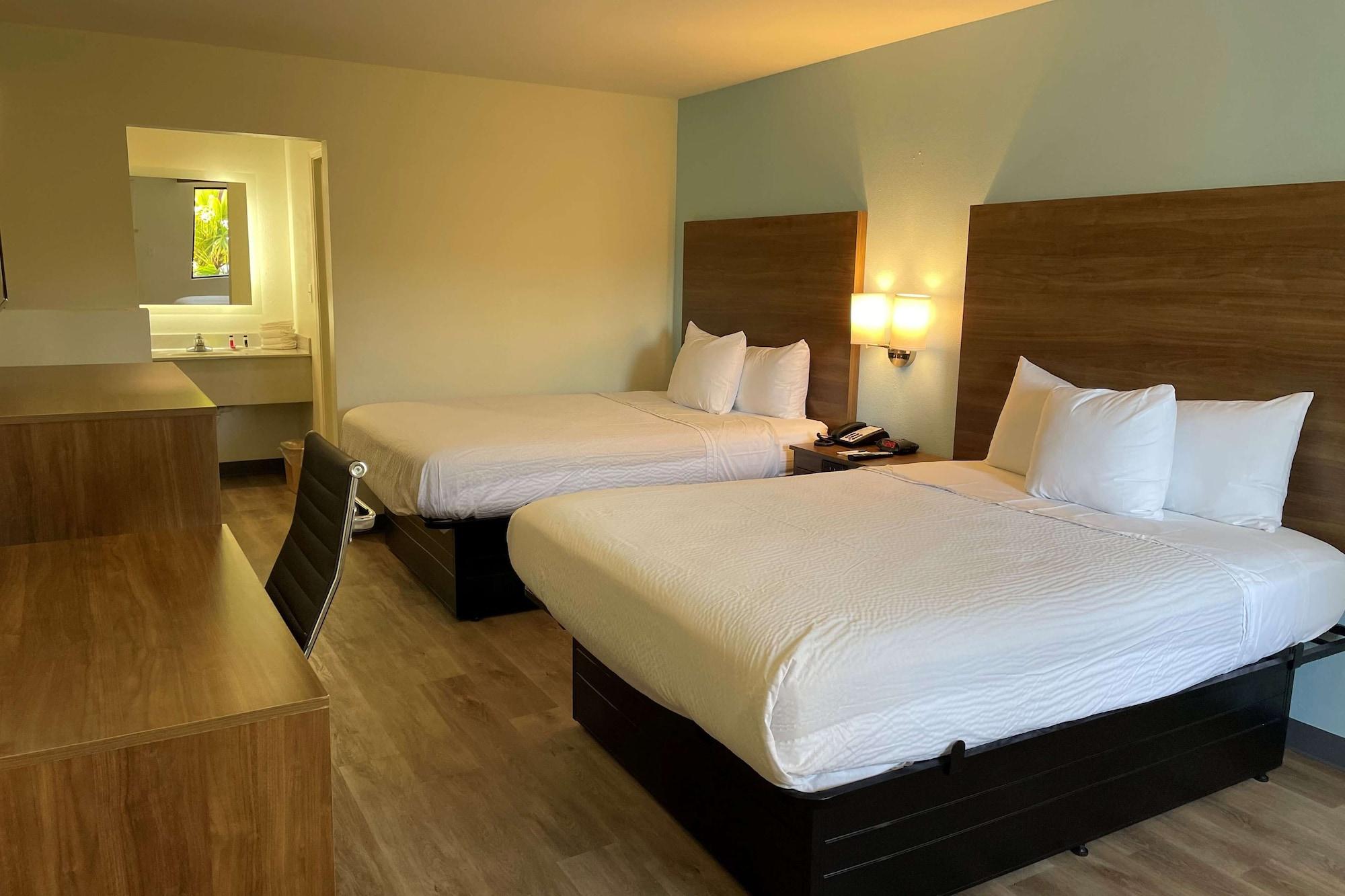 Baymont By Wyndham Biloxi - Ocean Springs Motel Екстериор снимка