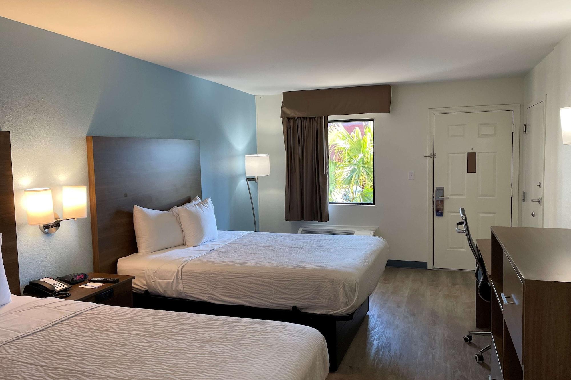 Baymont By Wyndham Biloxi - Ocean Springs Motel Екстериор снимка