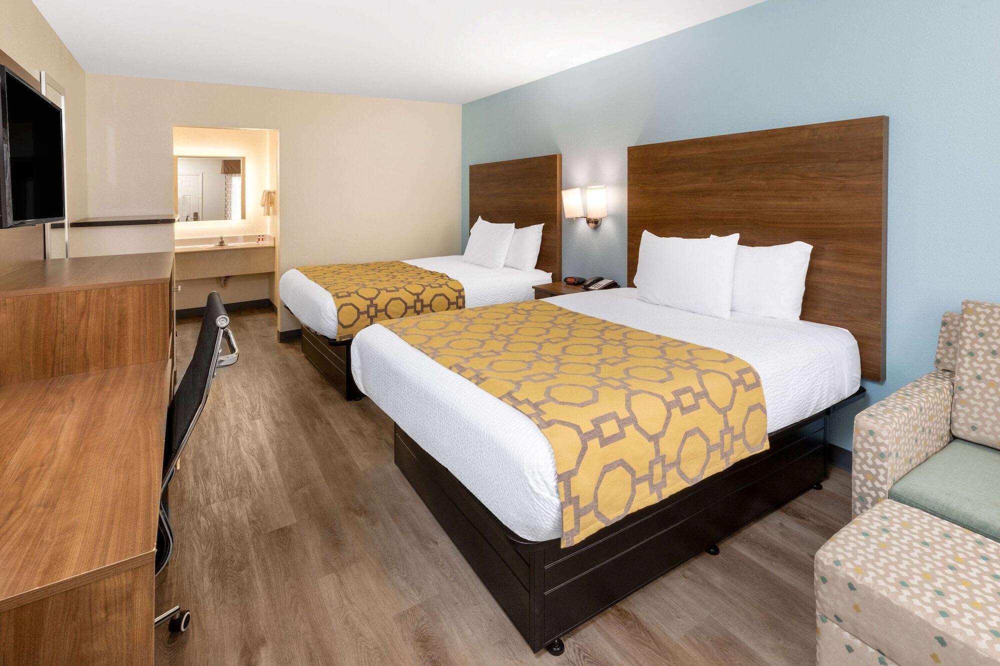 Baymont By Wyndham Biloxi - Ocean Springs Motel Екстериор снимка