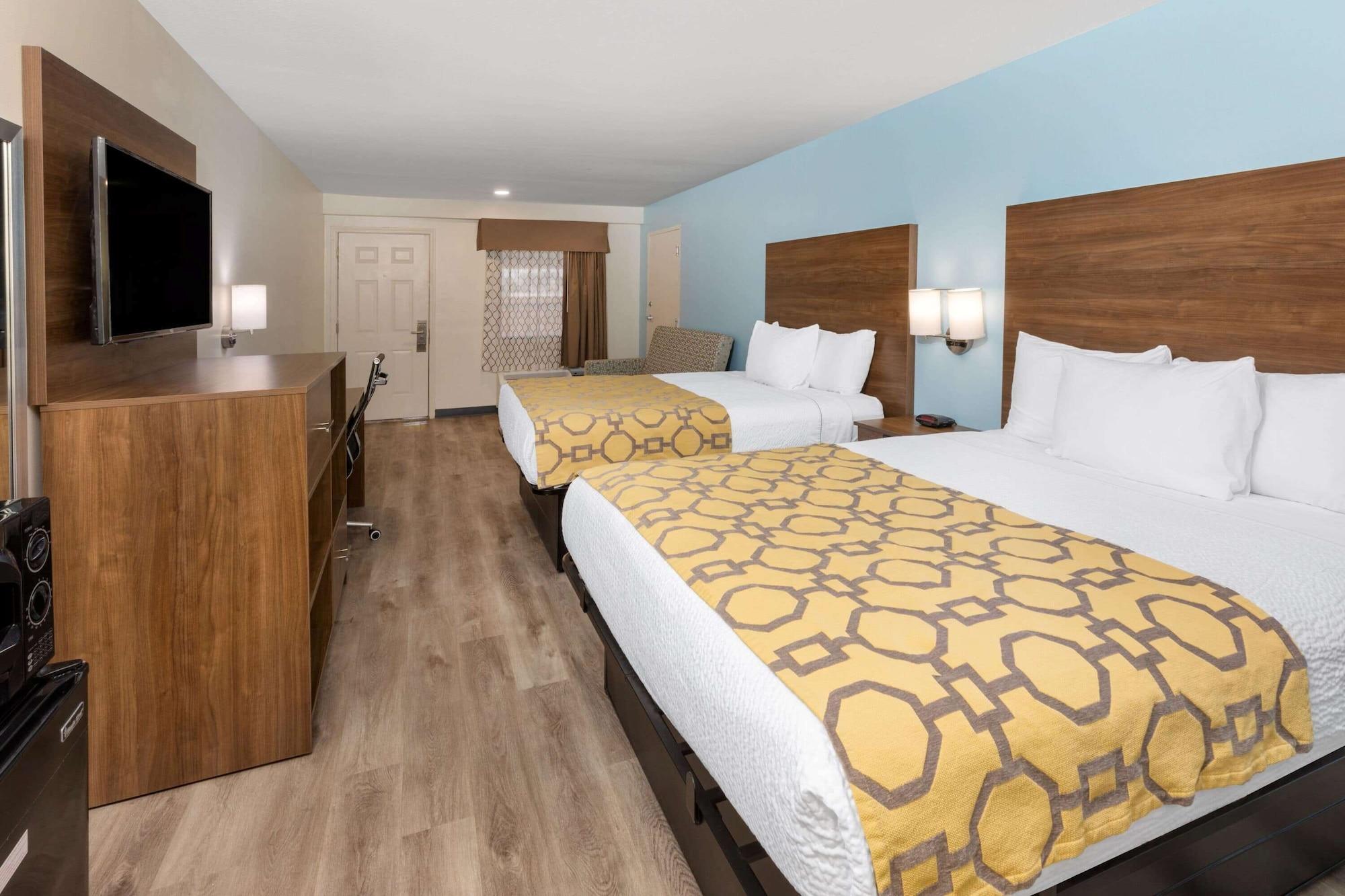 Baymont By Wyndham Biloxi - Ocean Springs Motel Екстериор снимка