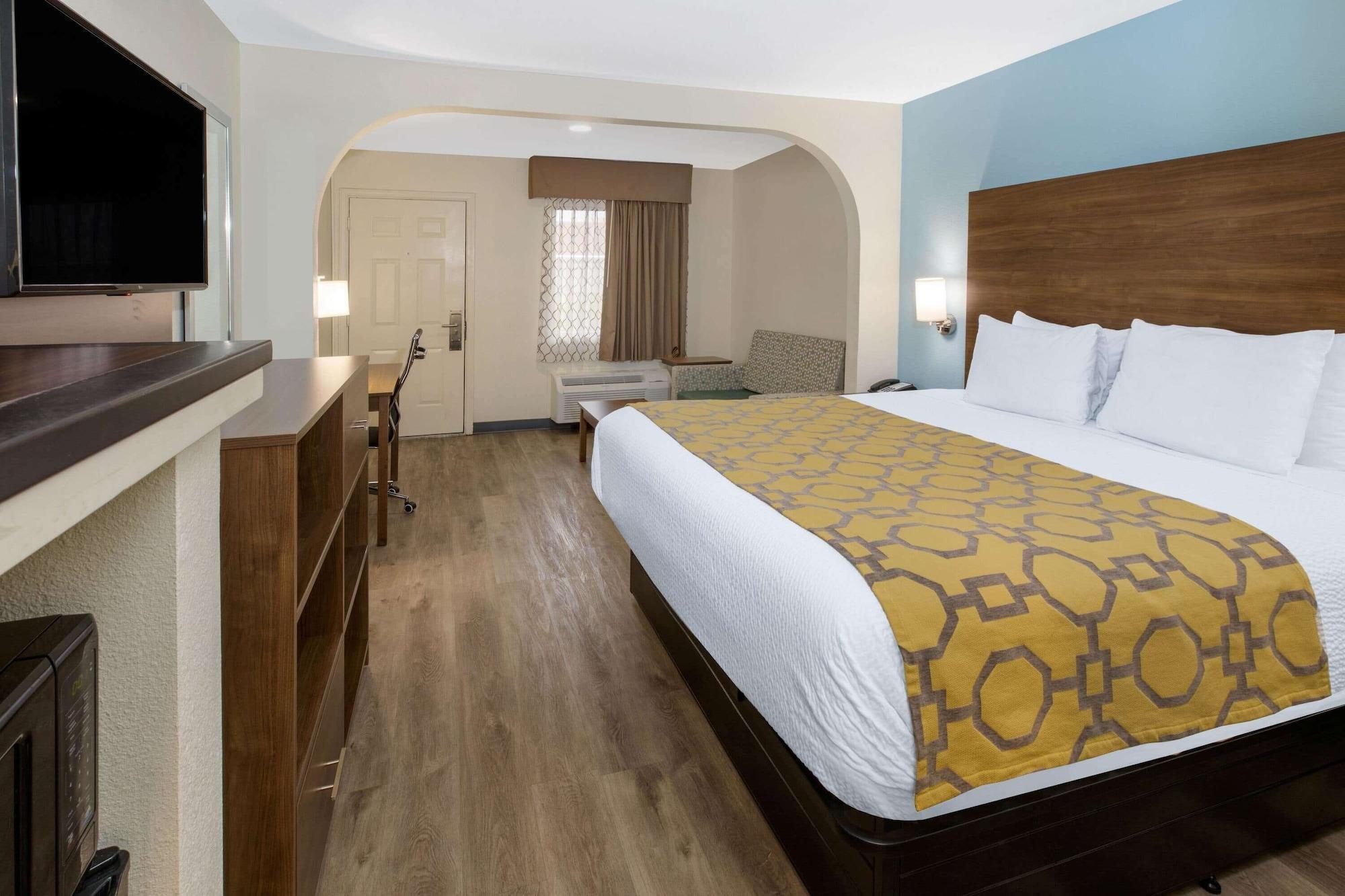Baymont By Wyndham Biloxi - Ocean Springs Motel Екстериор снимка