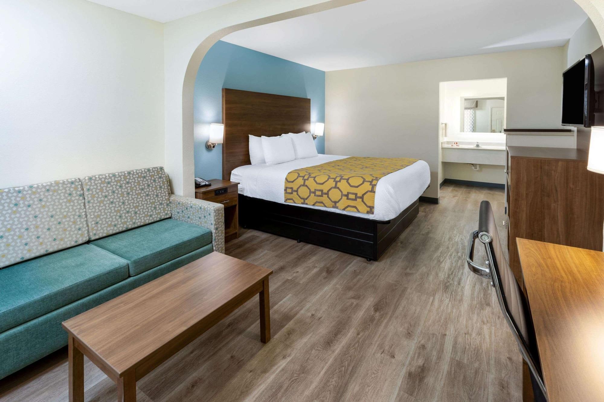 Baymont By Wyndham Biloxi - Ocean Springs Motel Екстериор снимка