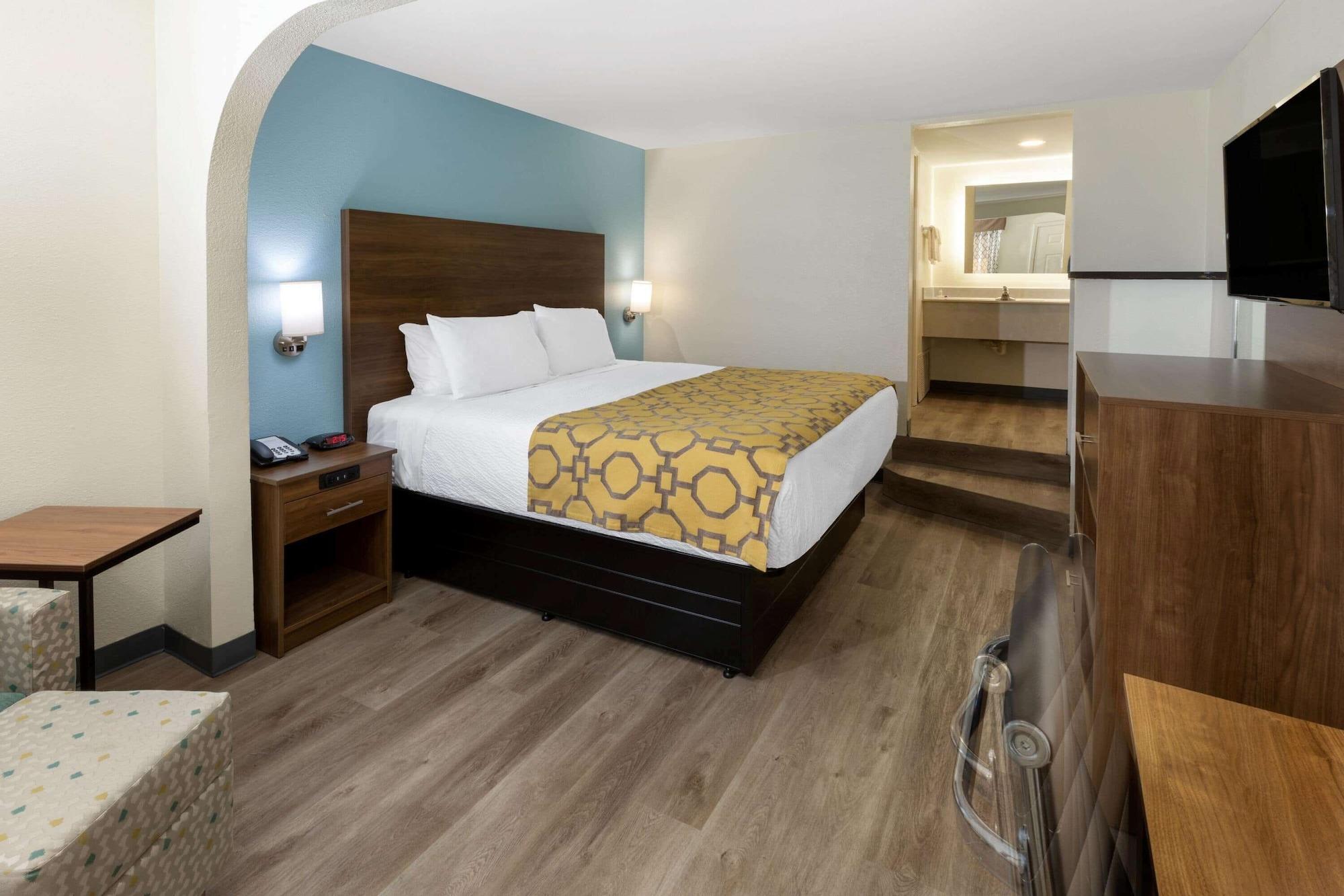 Baymont By Wyndham Biloxi - Ocean Springs Motel Екстериор снимка