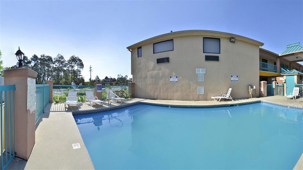 Baymont By Wyndham Biloxi - Ocean Springs Motel Екстериор снимка