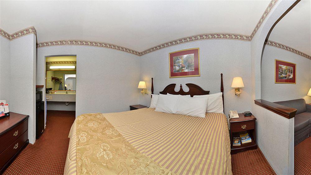 Baymont By Wyndham Biloxi - Ocean Springs Motel Екстериор снимка