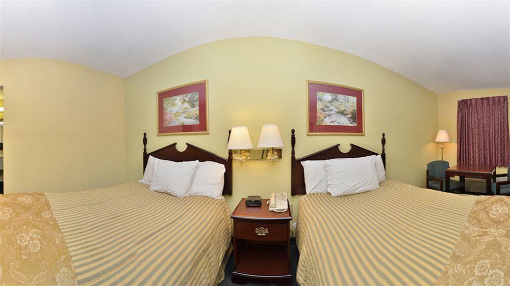 Baymont By Wyndham Biloxi - Ocean Springs Motel Екстериор снимка